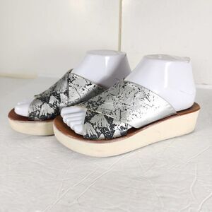 OLUKAI Women's Onohi US 6 Leather Silver Wedge Platform Slide Sandals Shoes